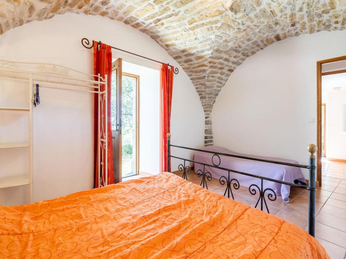 Classy Holiday Home In Les Vans With Pool Chambonas Extérieur photo